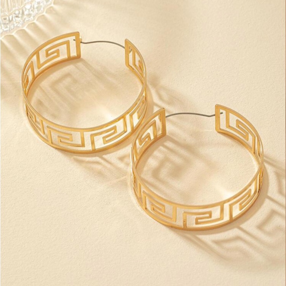 Hoop ❤️ Earrings - Picture 5 of 6